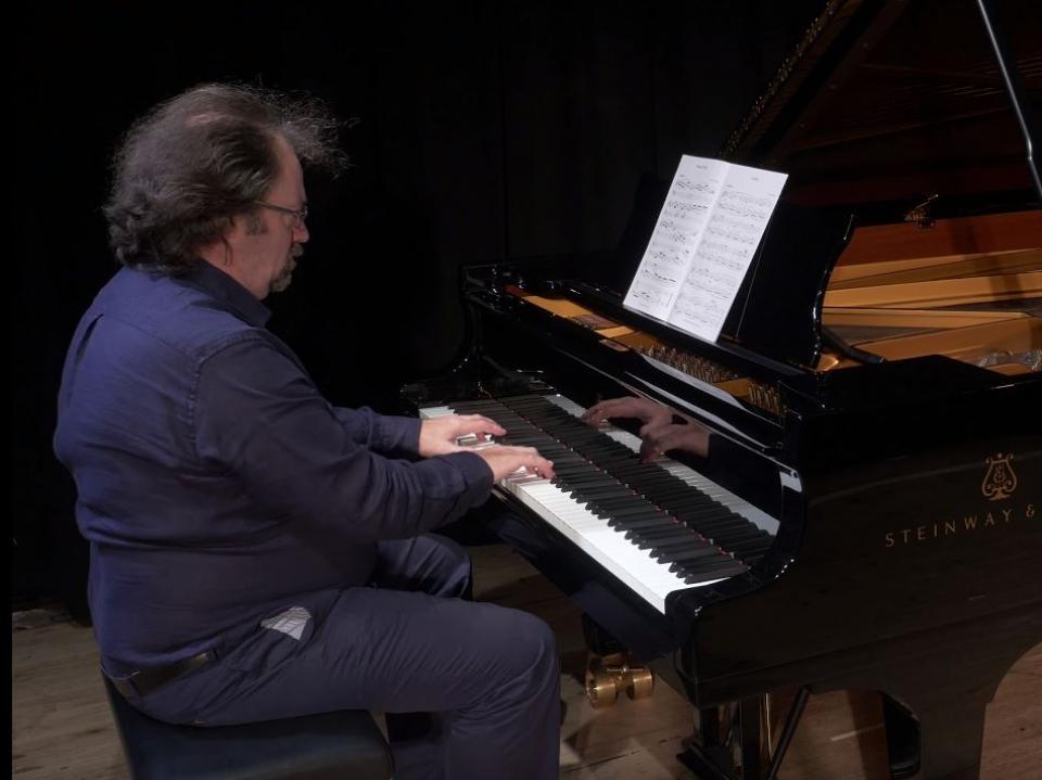Réamonn Keary at the piano