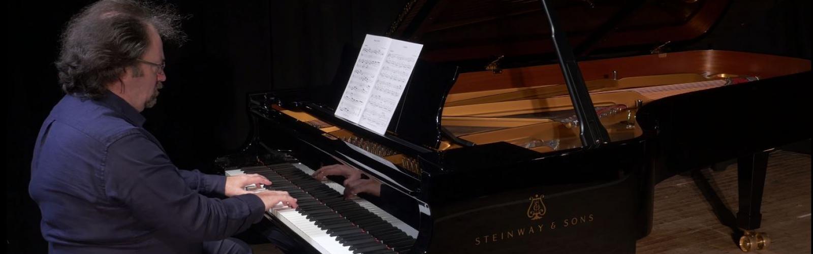 Réamonn Keary at the piano