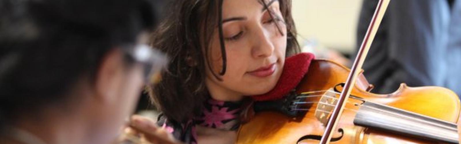 The Royal Irish Academy of Music are passionate about providing the best possible training to our own teachers, and this year will be extending the same opportunity to our fellow educators across the country, by opening up registration to our annual 3-day violin teacher training event with Simon Hewitt Jones and Caroline Lumsden of ViolinSchool.  Participants will gain all the practical tools and strategies they need teach violin confidently and effectively. Violinists will learn the fundamentals of sharing