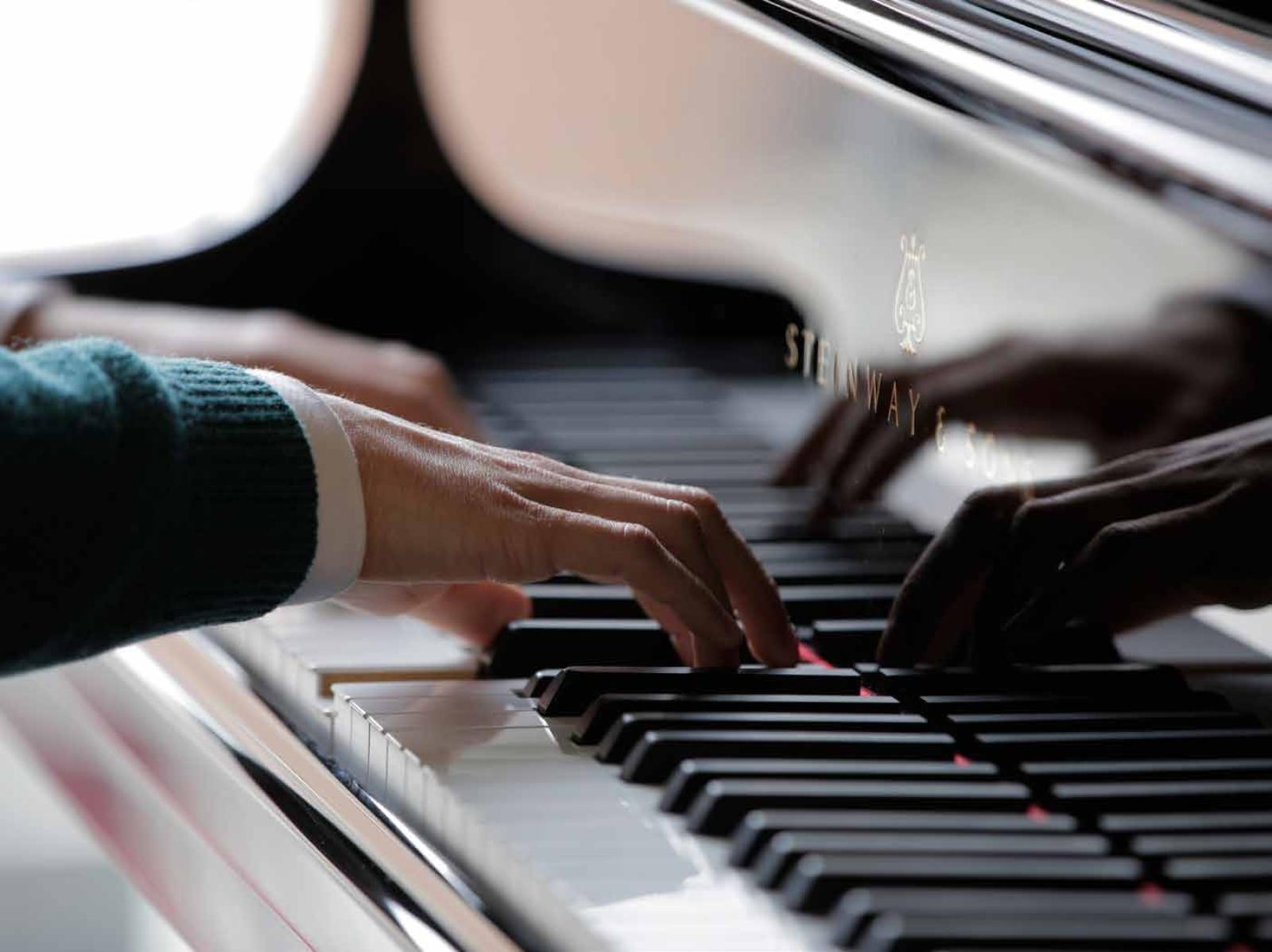 piano_hands.jpeg